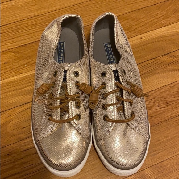 Sperry Shoes - EUC SPERRY GOLD LEATHER SNEAKERS!